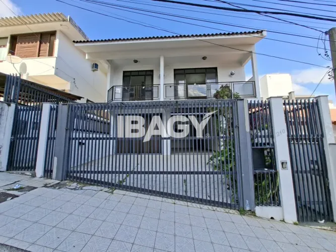 Excelente Casa 3 dormitório(s) em Centro - Florianópolis