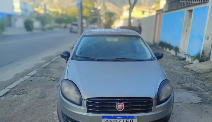 Fiat Linea Essence 1.8 Flex 16V 4P 2015