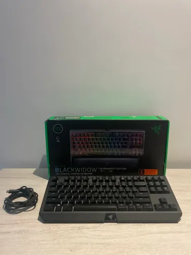  Teclado mecânico gamer Razer Blackwidou Tournament Chroma V2, Switch Orange