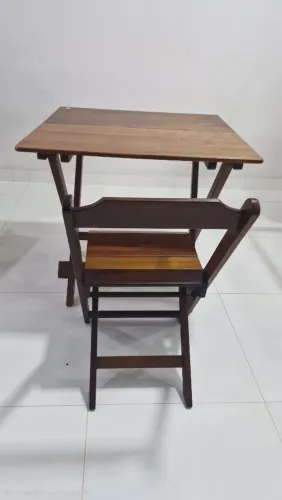 Mesa de Madeira dobrável com 4 cadeiras