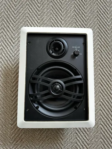 Caixa de Som Yamaha NS-IW470 de 3 Vias para Embutir no(a) Teto/Parede, Woofer de 6,5"
