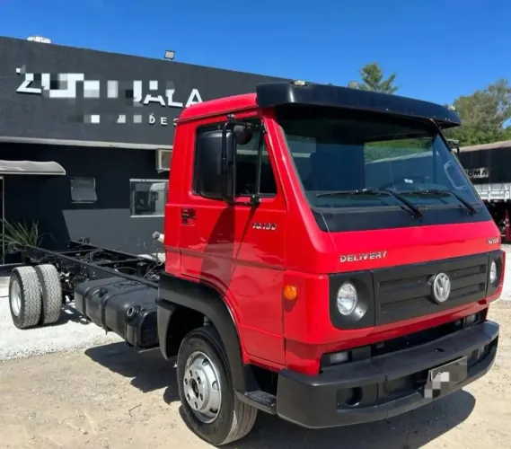 Mercedes-Benz MB 710 PLUS no precinho <br><br>180.000 km<br><br>140.000,00 R$