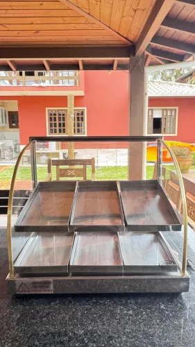 Estufa / vitrine aquecida para salgados, marca TITA - modelo W680