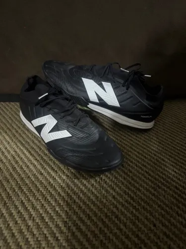 Chuteira Futsal New Balance Tekela Team Low Laced IN V5 Unissex