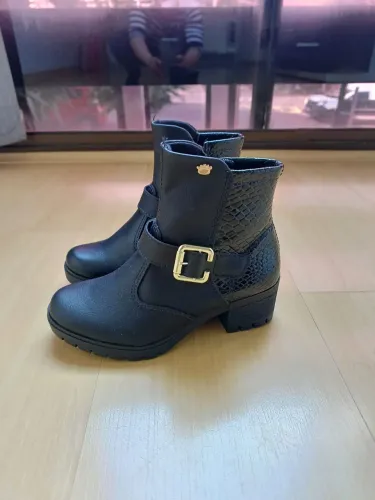 Bota couro infantil