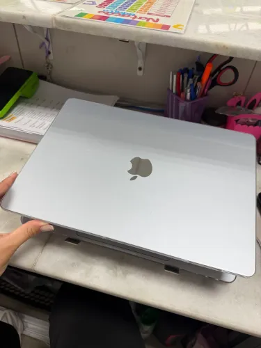 MacBook semi novo