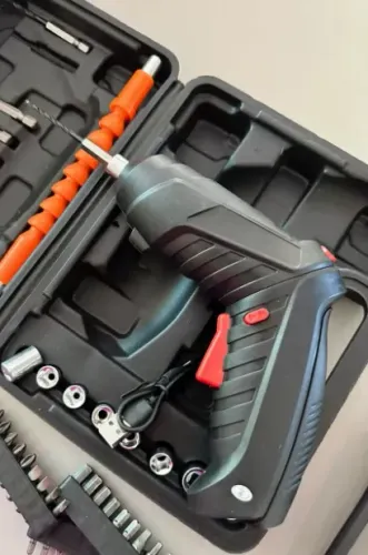 Parafusadeira e Maleta de Ferramentas ? 47 Peças