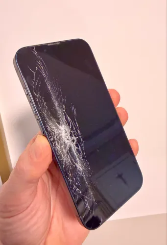 iPhone 14 (quebrado)