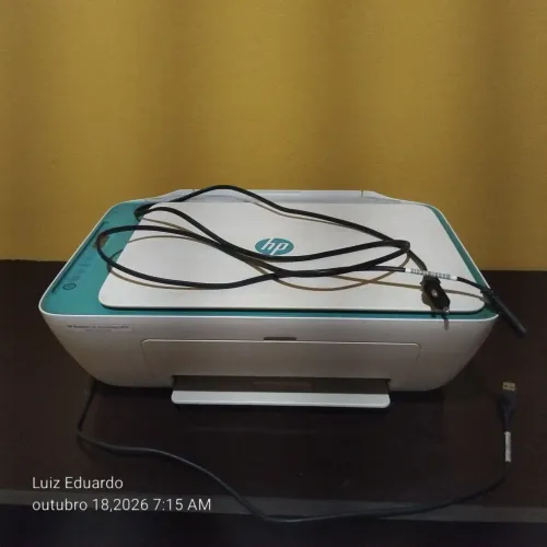 Impressora multifuncional HP Deskjet advantage 2676.
