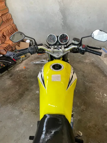 Suzuki 150i impecável
