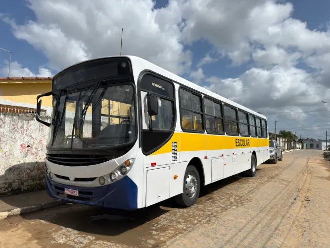 Caio Apache MB 1722 2011