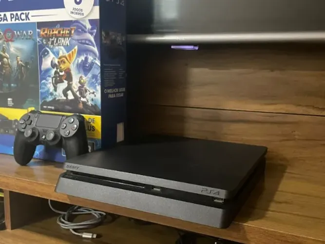 PS4 Slim 1TB Mega Pack + 3 Jogos + Caixa - Impecável!