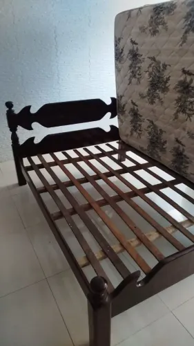 Cama com colchão por 800,00 reais!!