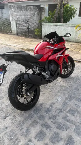 CBR500, moto conservada!