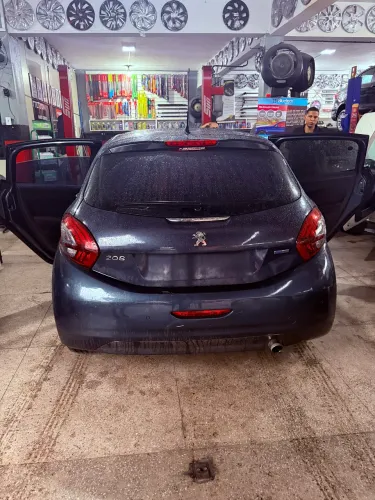 Peugeot 208 Allure 1.2 Flex 12V 5P Mec. 2017