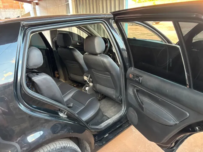 Volkswagen Golf 1.6 MI Total Flex 8V 4P 2011