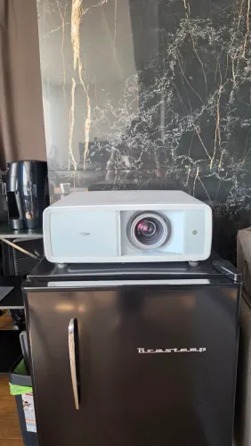 PROJETOR SANYO PLV-Z2000 FULL HD 1080P - HOME CINEMA - 2 HDMI