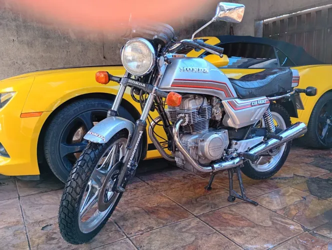 CB400 1982 moto fina sem vazamento e não fuma nada!