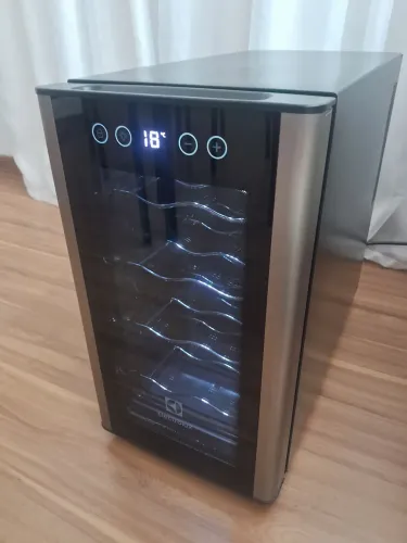 Adega Climatizada Electrolux **NOVINHA