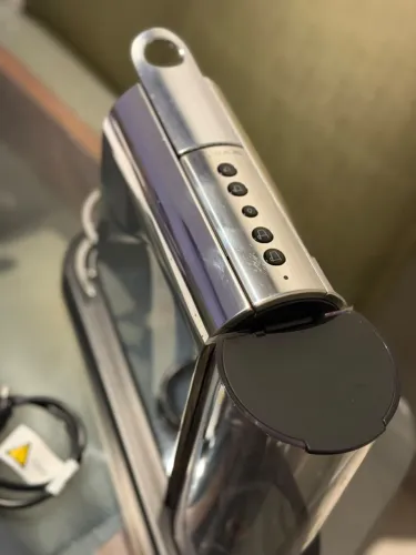 Cafeteira Nespresso CitiZ Platinum D140BR 19 Bar 110V Inox