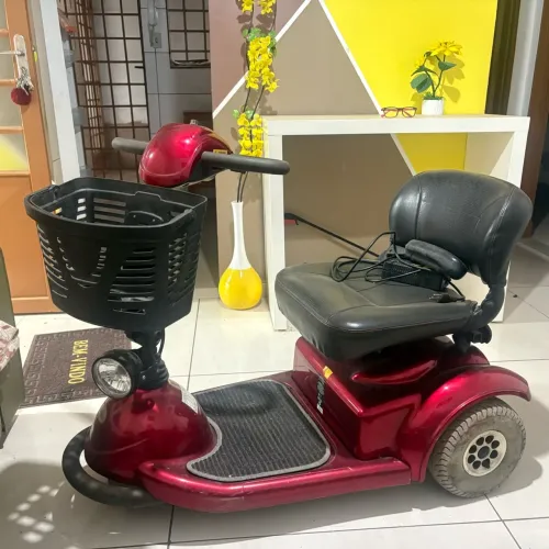 Scooter Elétrica Cadeira Motorizada Freedom Mirage RX - Vermelha / Vinho