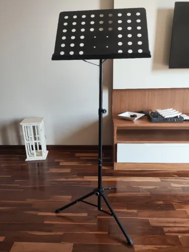 Suporte Partitura Pedestal Aço Tripé Resistente Para Músicos Cor Preto