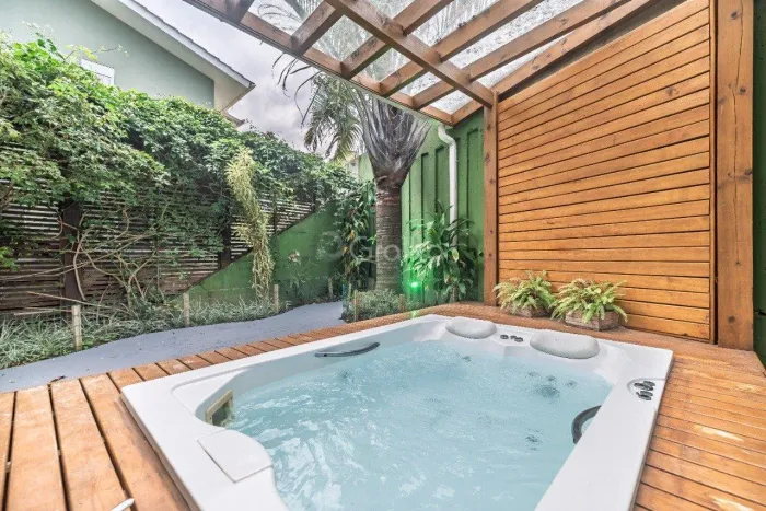 Casa de 137m² com 3 quartos sendo 1 suíte na Barra da Lagoa