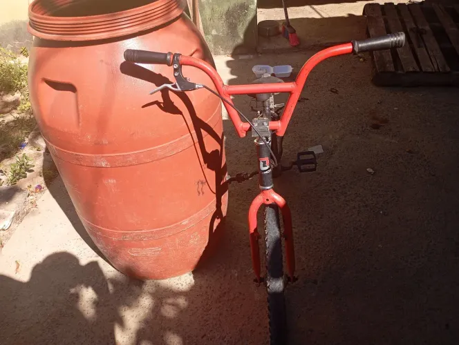  Bicicleta ATHOR BIC. ARO 20 ATX PRETA C/VERMELHO<br>