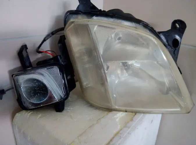 Farol e farol de milha.