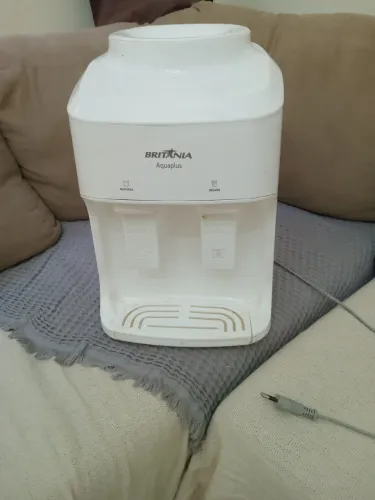 Bebedouro Britânia Aquaplus,só funciona água natural,não está gelando