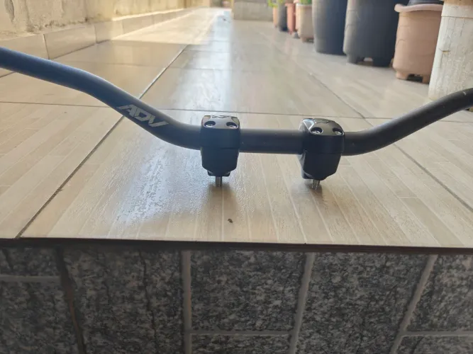 Adaptador de guidão Anker UP 28mm com guidão esportivo FAT Bar 28mm ADV 