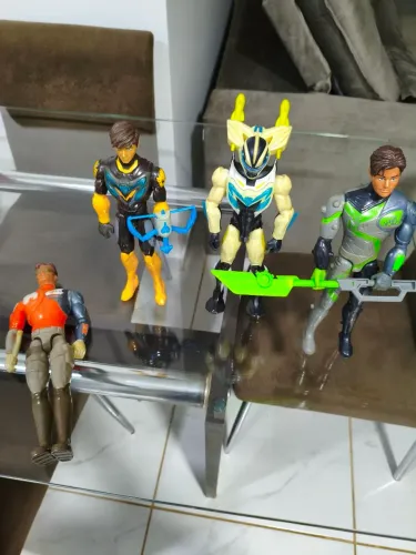 Lote 4 Bonecos Max Steel Originais - Completos com Acessórios