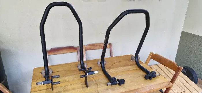 Par cavalete para motos de baixa média e alta cilindrada