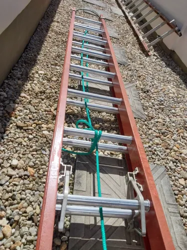 Escada Fibra laranja altura 6.50 2 andar .profissional. Total