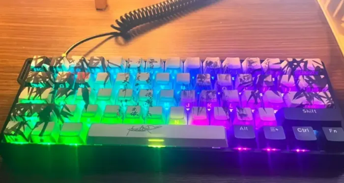 TECLADO AULA WIN60 HE KEYCAP PERSONALIZADA