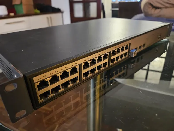 Switch HPE OfficeConnect 1920 JG925A