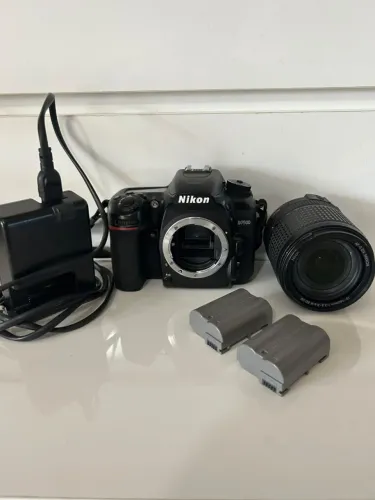 Nikon D7500 + lente 18-140mm + 2 baterias e carregador