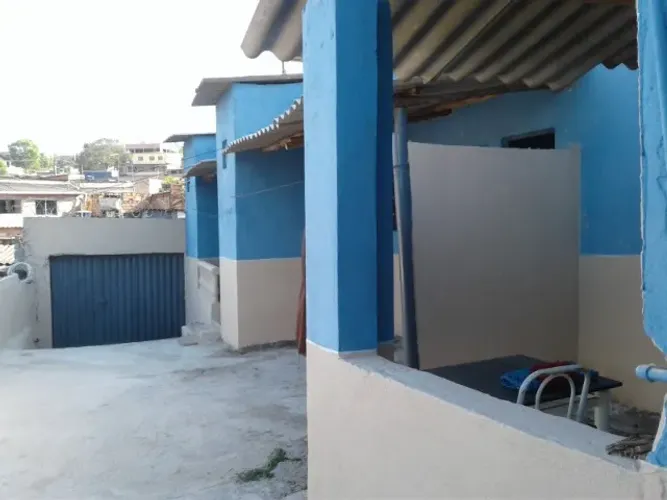 3 KITNETS , COM 3 CÔMODOS CADA. BANHEIROS INDIVIDUAIS - SOMENTE À VISTA