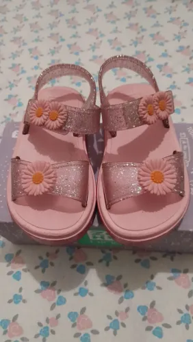 Sapatos infantis conservados numeração 20.