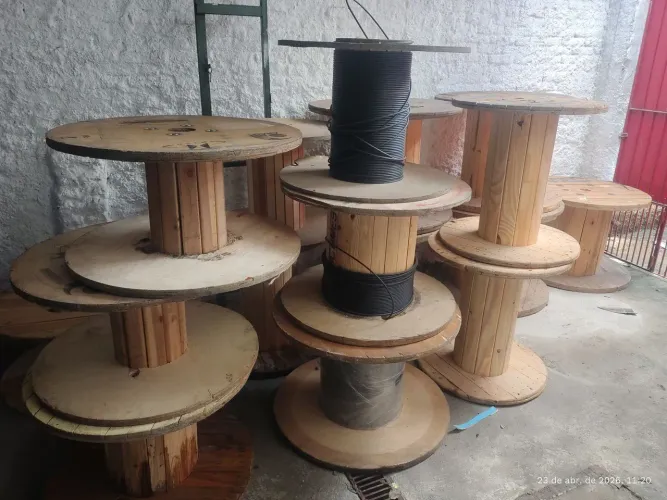 vende 16 bobinas de fibras vazia