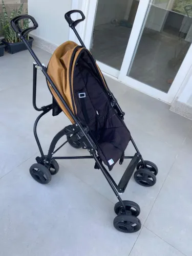 Carrinho de bebê de passeio 
