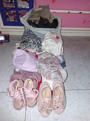 Lote de bebê e calçado v1 á 2 anos