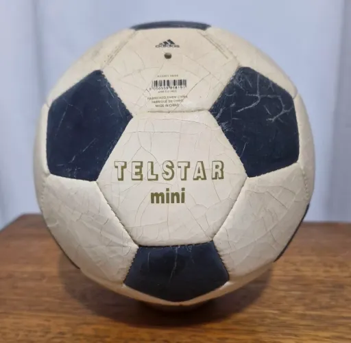 Bola Telstar Mini Futebol Adidas