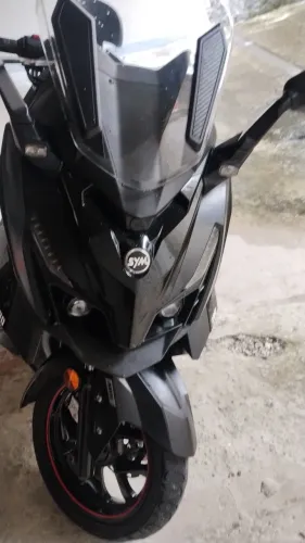 Vendo cruysim 300  moto em perfeito estado  *