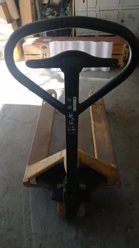 Paleteira hidráulica 2ton