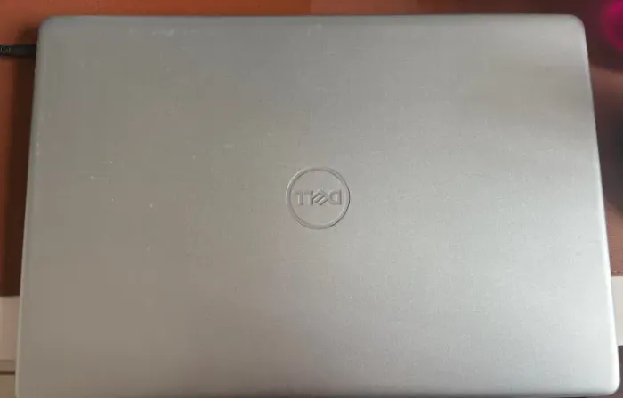 Notebook Dell em ótimo estado de conservação