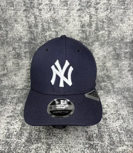 Boné New Era 9SEVENTY Stretch Snap New York Yankees Marinho - Azul Escuro