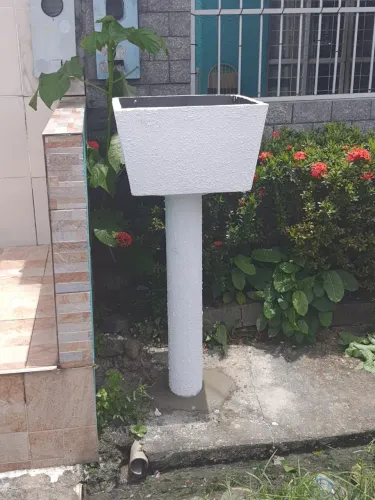 Lixeira de concreto