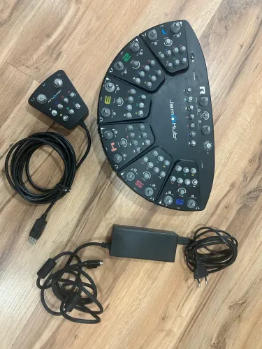 Mesa ensaio JamHub 7 canais 