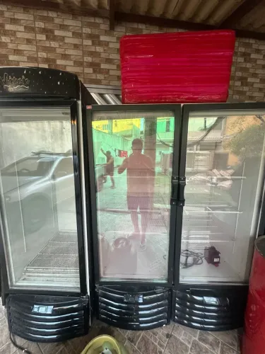 Vendo 2 geladeira e freezer expositor uma e duas portas